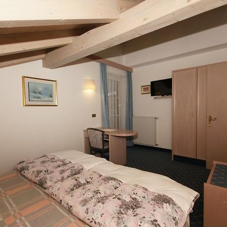 Hotel Villa Mozart Pozza di Fassa Buitenkant foto