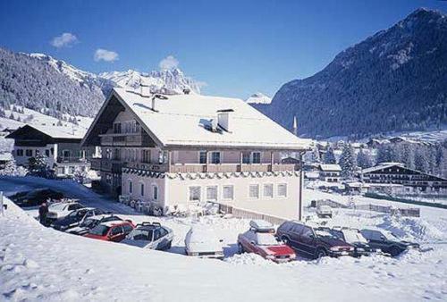 Hotel Villa Mozart Pozza di Fassa Buitenkant foto