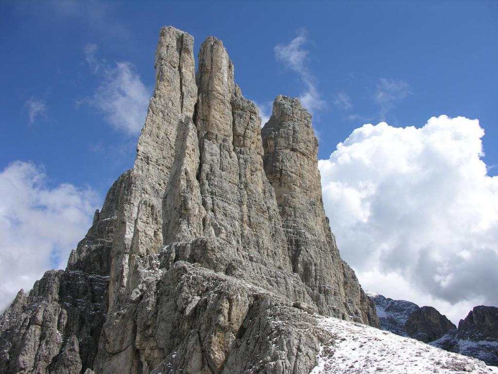 Hotel Villa Mozart Pozza di Fassa Buitenkant foto