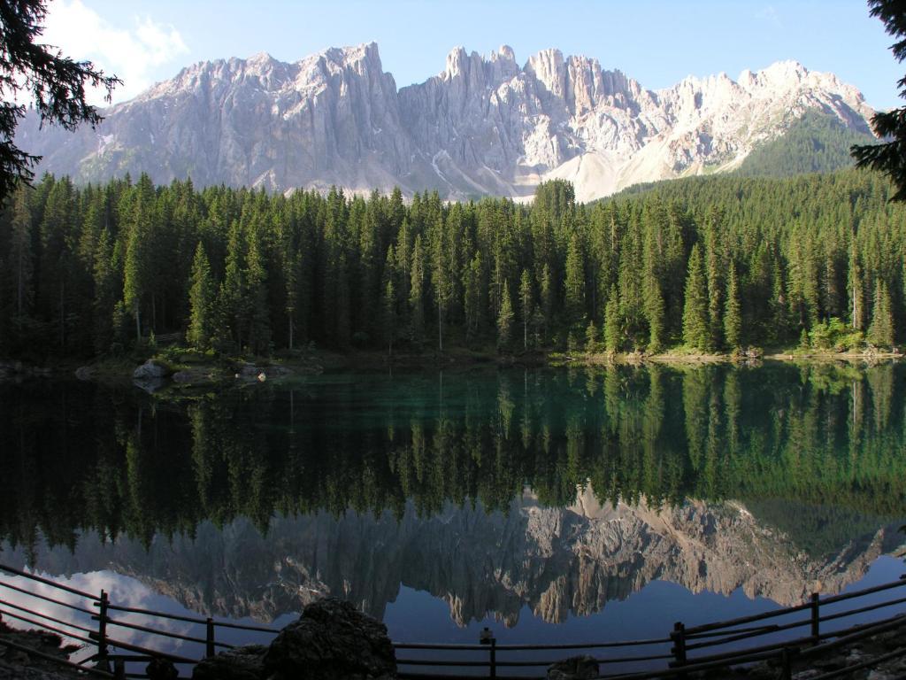Hotel Villa Mozart Pozza di Fassa Buitenkant foto
