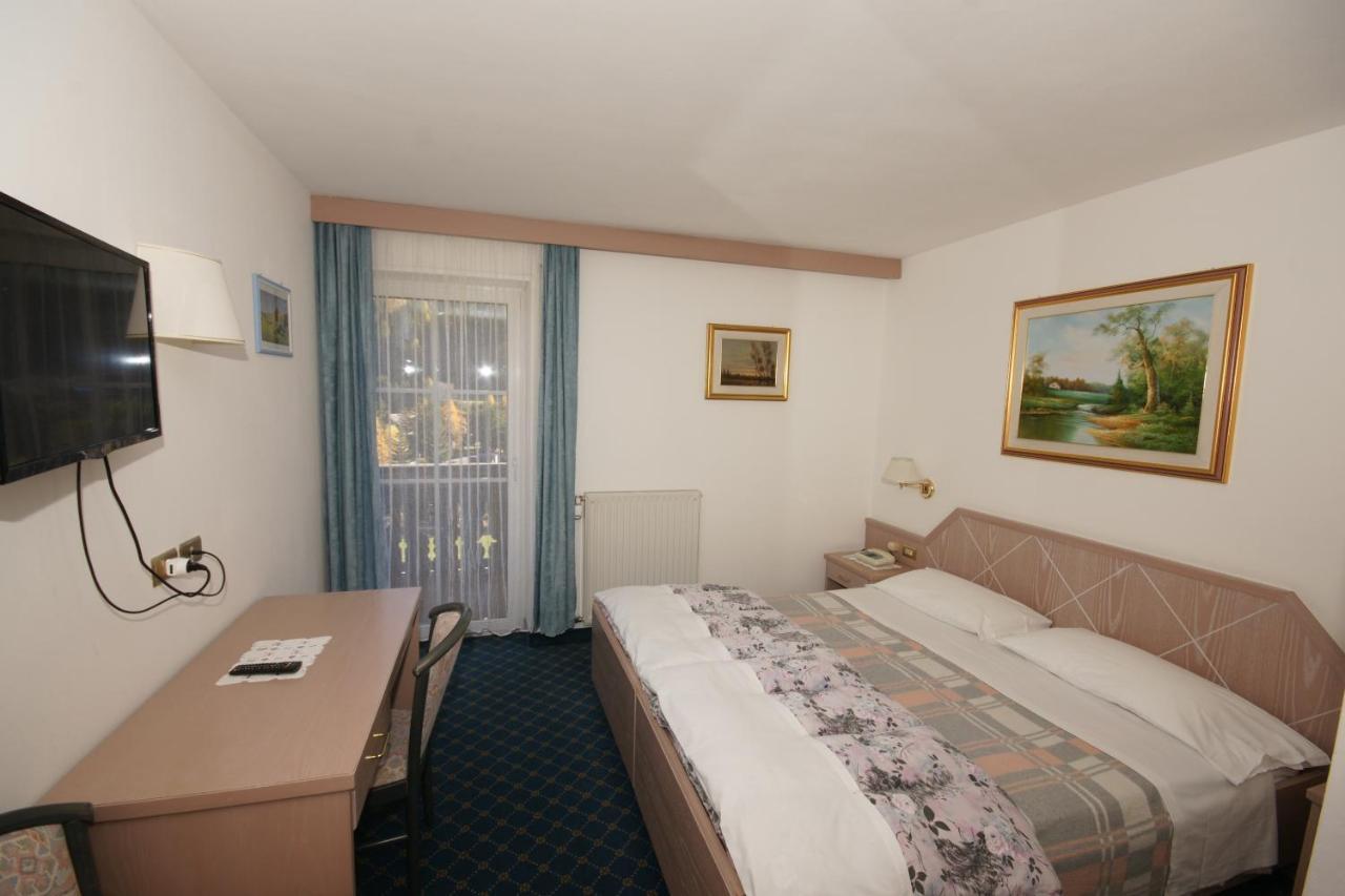 Hotel Villa Mozart Pozza di Fassa Buitenkant foto